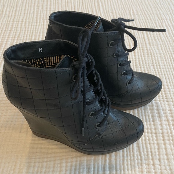 Seychelles Quilted Wedge Bootie - Picture 2 of 9